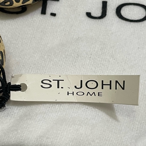 St. John Home Gold Tone Black Enamel Cheetah Print Napkin Ring Holder Set Of 4 - Picture 6 of 7
